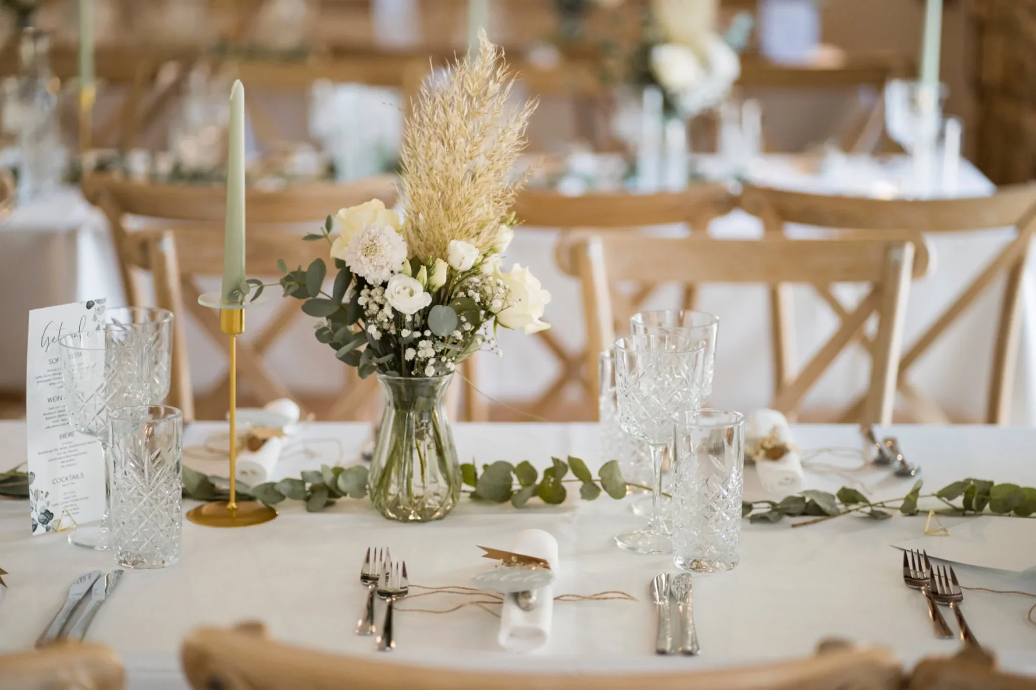 Tischdekoration bei der Hochzeit von Marie und Nassim in der Eventmühle Kraichgau